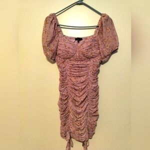 Blushe, Lavender 🪻 Feminine, Floral Ruched Dress Size Medium.